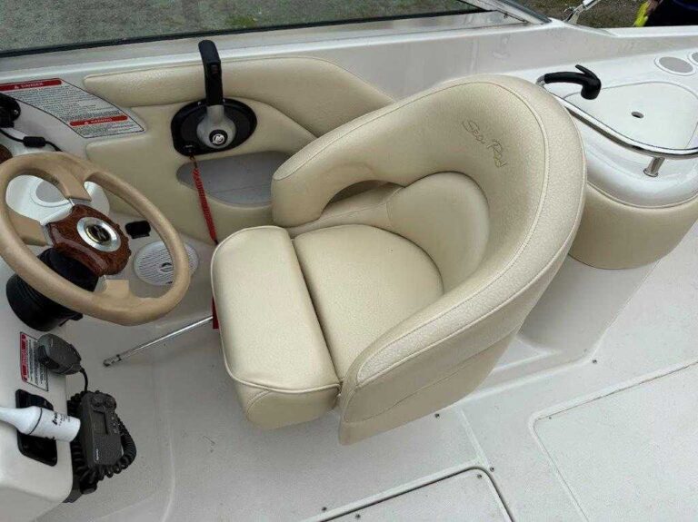 2001 Sea Ray 240 Sun Deck US-SERV1950H001 [photo 7]